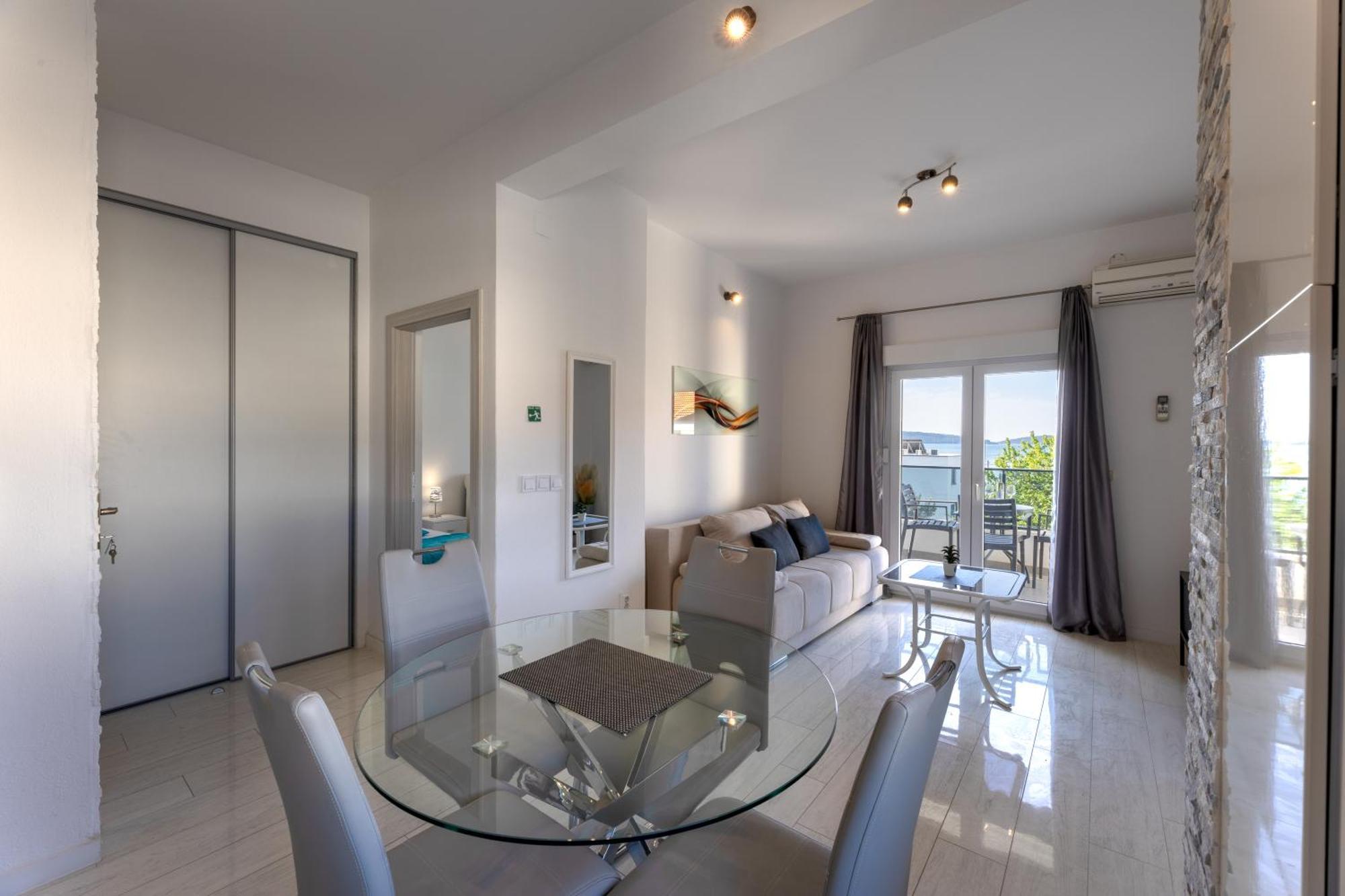 Apartments Bilopavlovic Kastela Ngoại thất bức ảnh